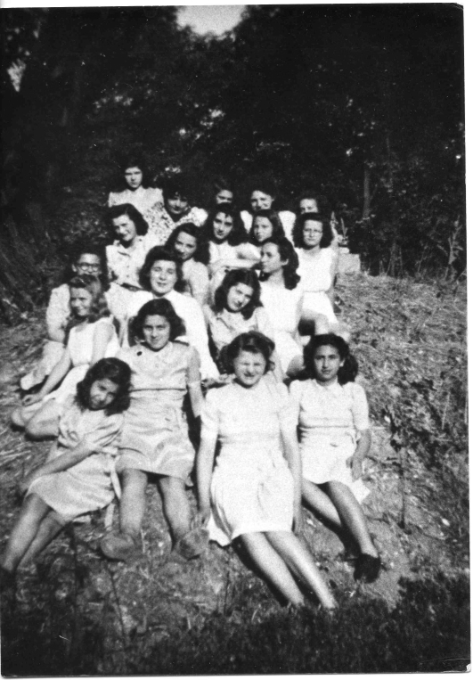 Les enfants de la Maison de S&egrave;vres en 1945